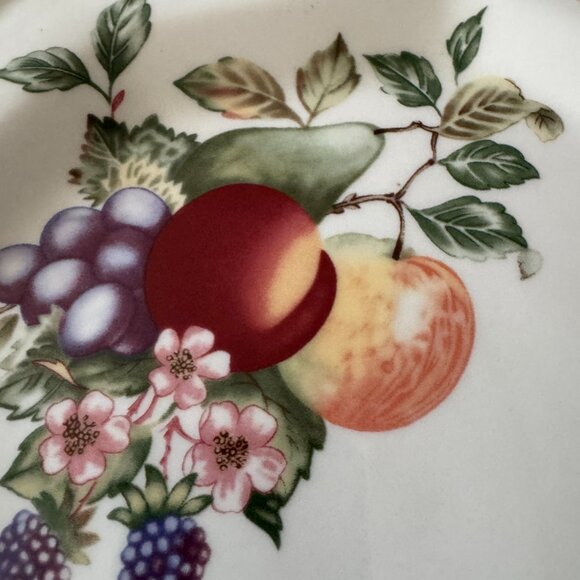 Johnson Brothers FRESH FRUIT Dinner Plates England Porcelain Octagonal Set Of 2 - Picture 11 of 13